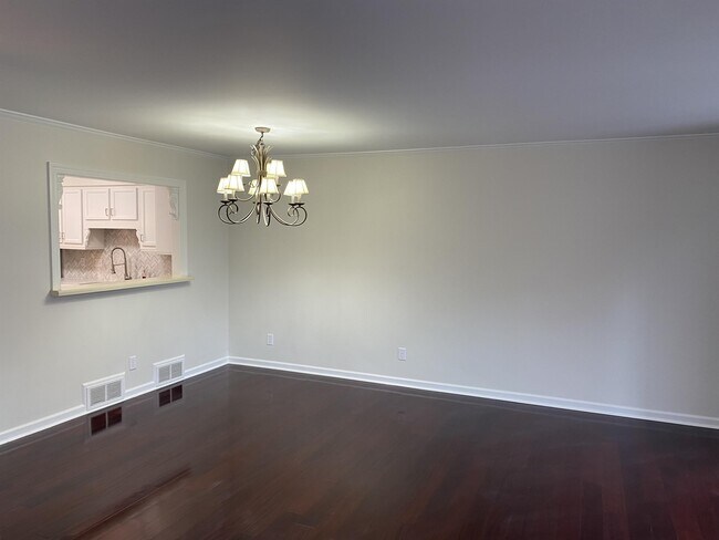 Building Photo - 655 Croston Dr