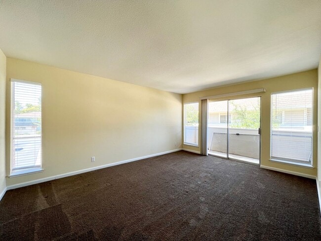 Building Photo - 1 MONTH FREE WITH 13 MONTH LEASE!! CHARMING 1BD/1BA CONDO IN LAS VEGAS COUNTRY CLUB!