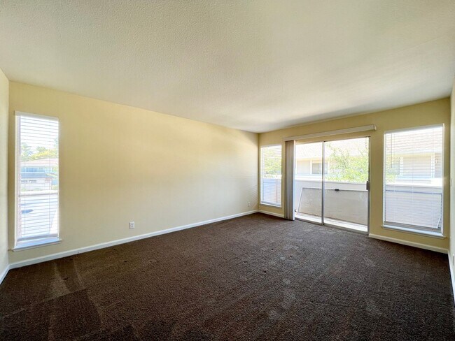 Foto del edificio - COMING SOON !!! CHARMING 1BD/1BA CONDO IN ...