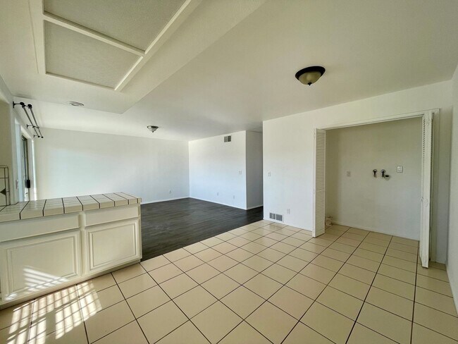 Building Photo - Spacious 4 Bed 3 Bath available in San Pedro!
