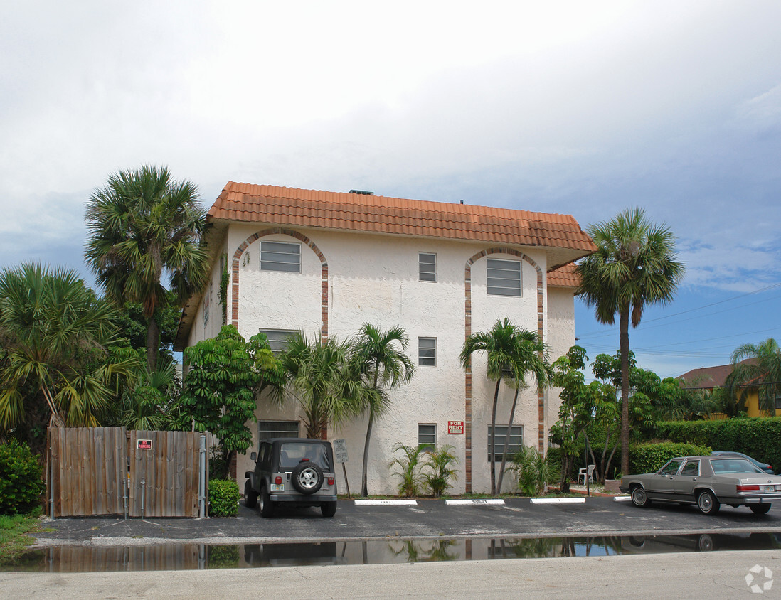 Building Photo - Chateau View