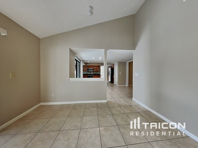 Building Photo - 1422 Mistyglen Lane Brandon FL