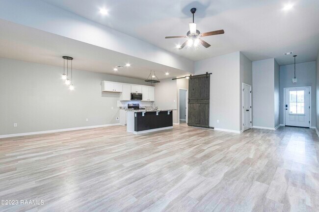 Building Photo - 313 Springsteen Ln
