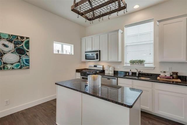 Building Photo - 1603 Jensen Ct