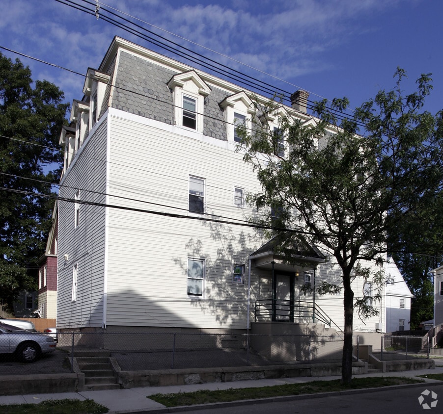 75 Hamilton St, Providence, RI 02907 Apartments in Providence, RI