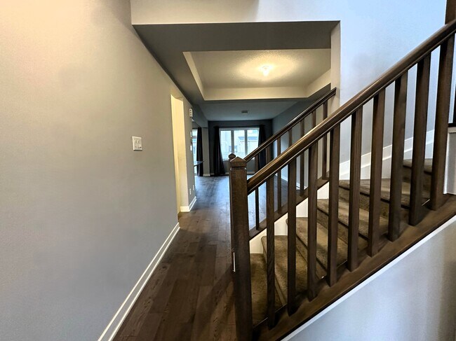 Photo du bâtiment - Contemporary Living at it's Finest! (3 Bed...