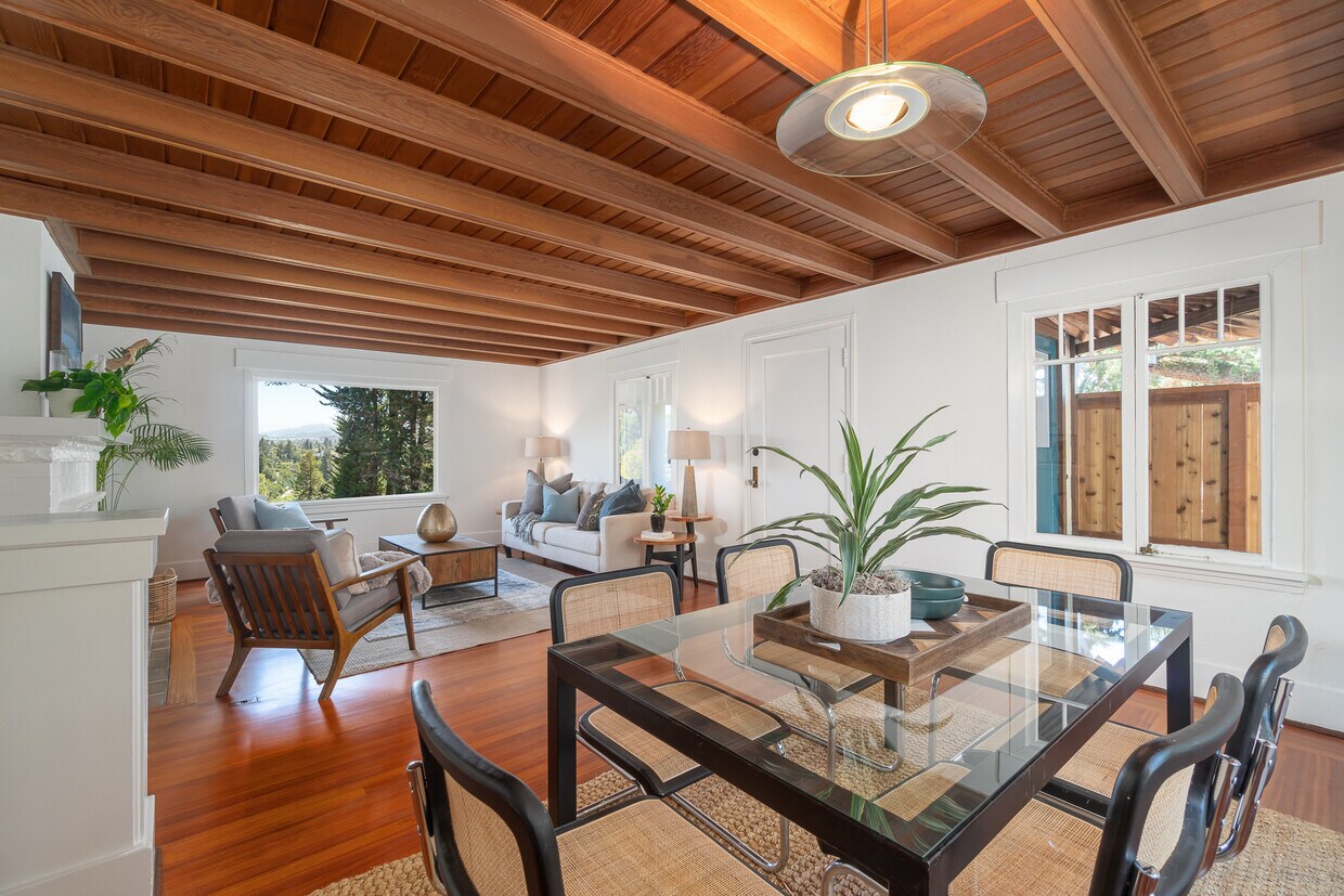 Foto principal - 24 Hillcrest Rd