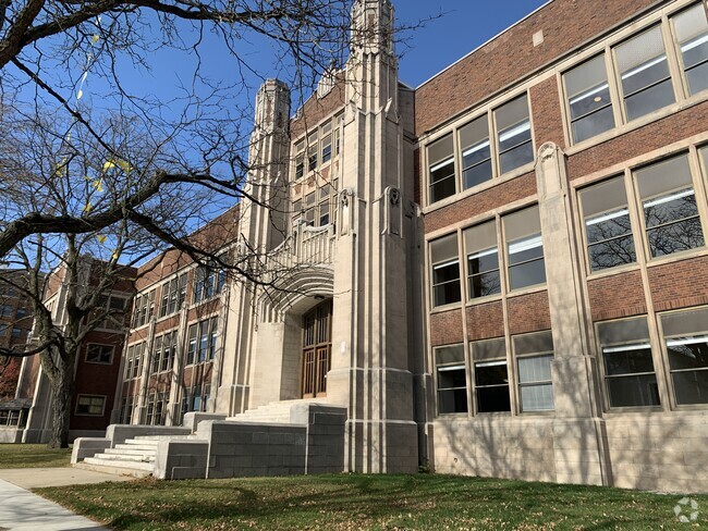 Washington Senior Apartments in Bloomington - Washington Senior Apartments