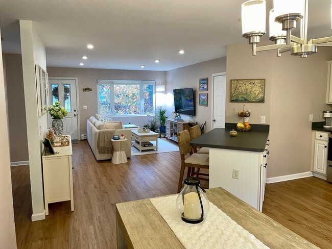 Building Photo - 118 Oslo St