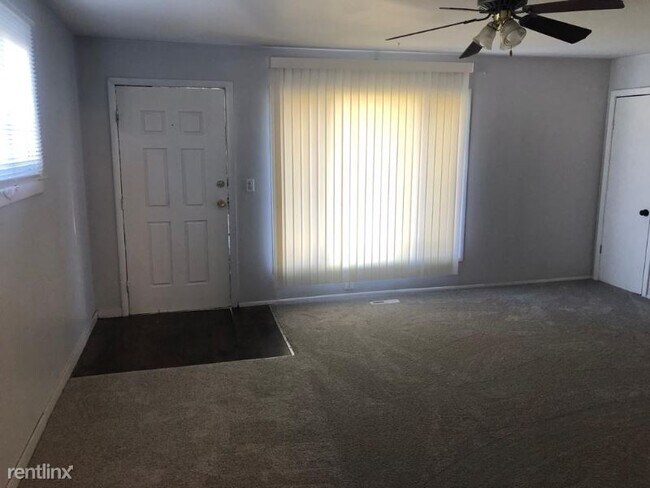 Building Photo - 3 br, 1 bath House - 8208 Oak St