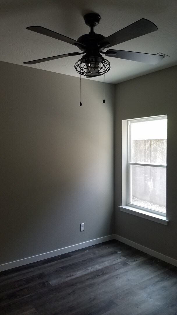 Building Photo - Quaint, Quiet, and Comfort in a gated Comm...
