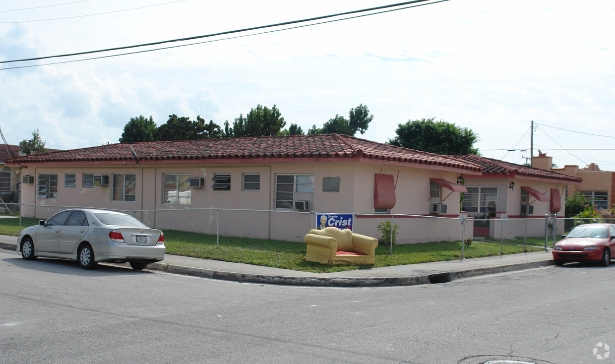 Building Photo - 201 SW 21st Ave