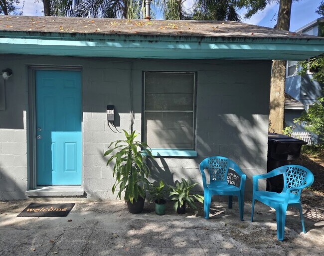 Building Photo - 1407 E Gore St