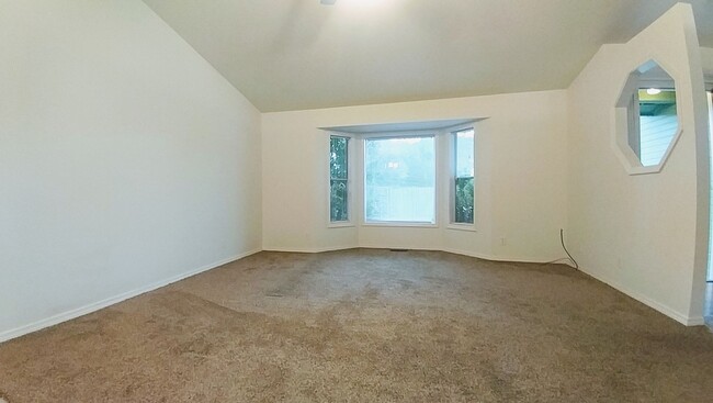 Building Photo - West Bench Boise 3bd 2bath updated home, c...
