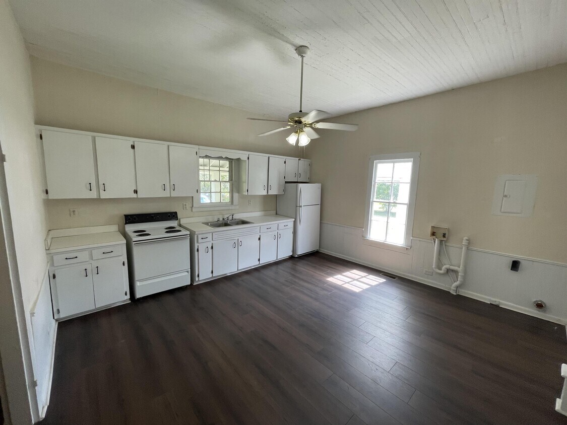 Foto principal - 264 Kivett Rd