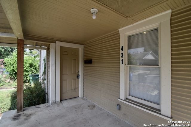 Building Photo - 431 Blue Bonnet St