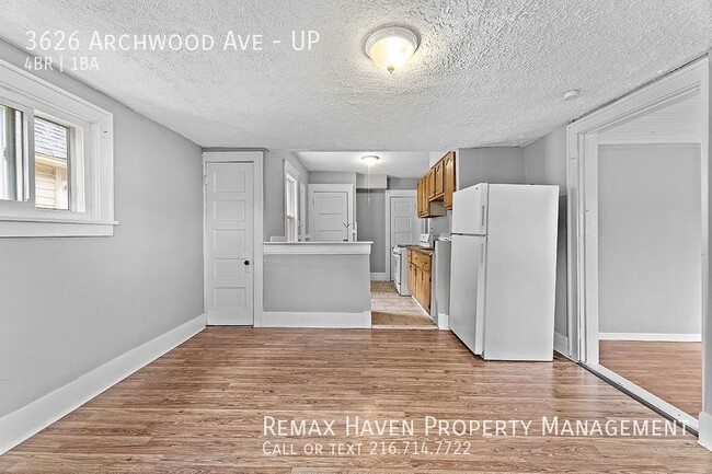 Foto del edificio - 3626 Archwood Ave UP, Cleveland - Spacious...