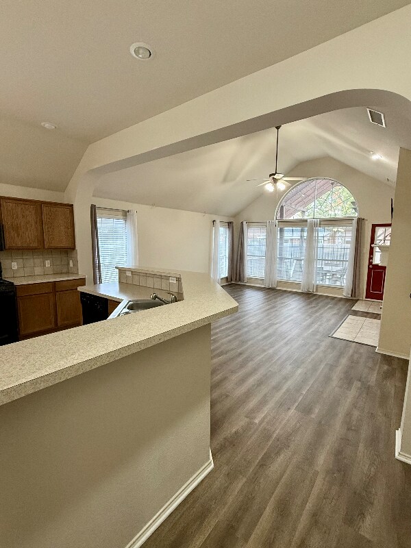 Foto del edificio - 3121 Fox Hollow Dr