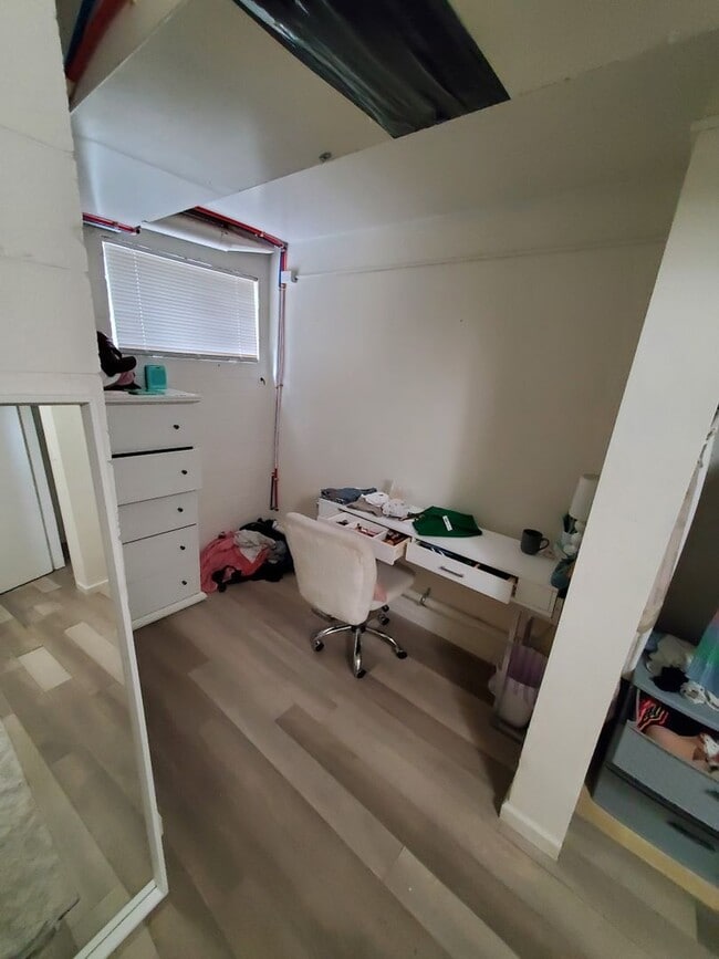 Building Photo - Alpine Ave (Triplex)