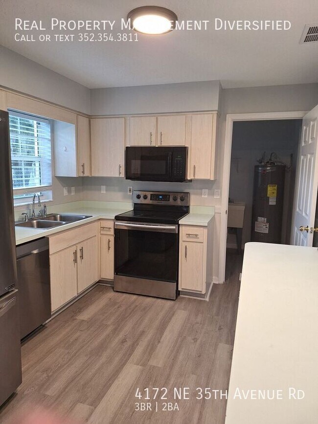 Foto del edificio - 4172 NE 35th Avenue Rd