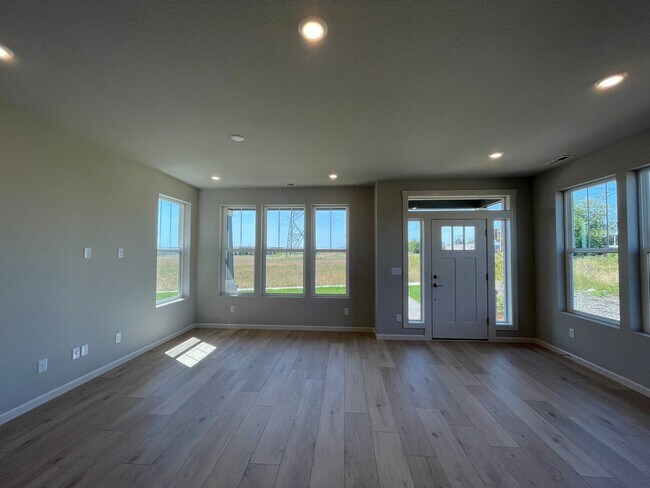 Building Photo - Brand New- Hillsboro 3 Bed 2.5 Bath - Reed...