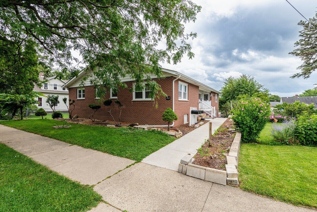 Foto principal - 443 Jefferson Ave