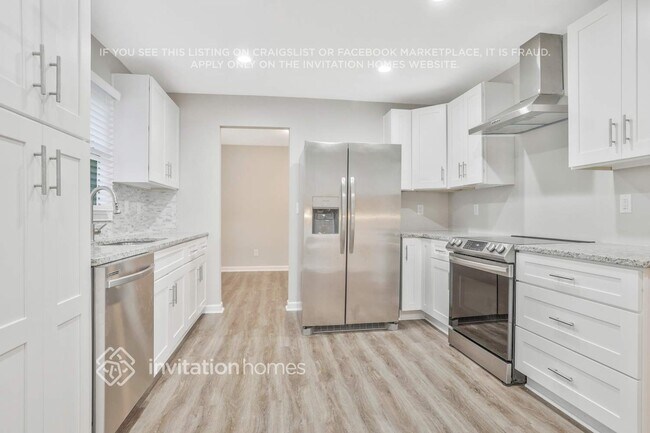 Building Photo - 3049 Larkspur Cir SW
