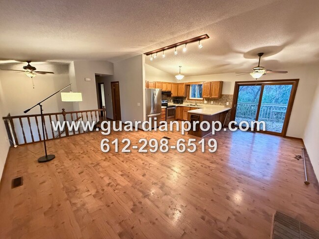 Building Photo - White Bear Township  House Available Now, ...