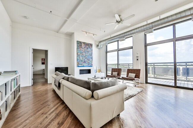 Foto del edificio - 1735 W Diversey Pkwy
