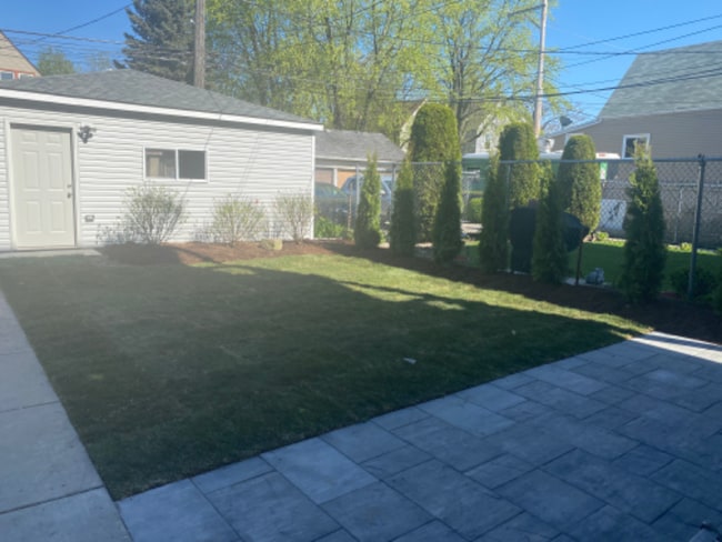 Foto del edificio - 3343 N Troy St