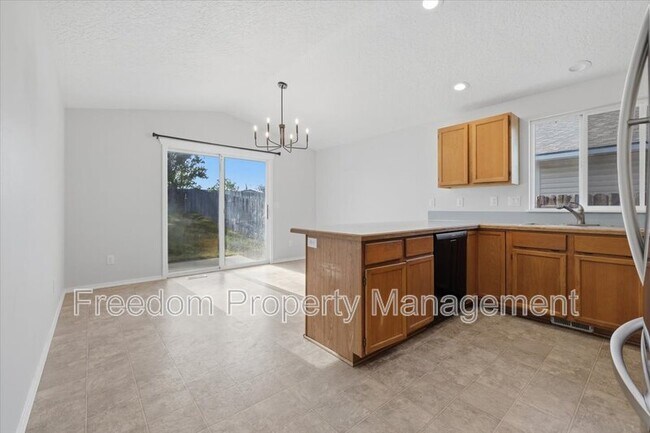 Foto del edificio - 1020 Aspen Grove St