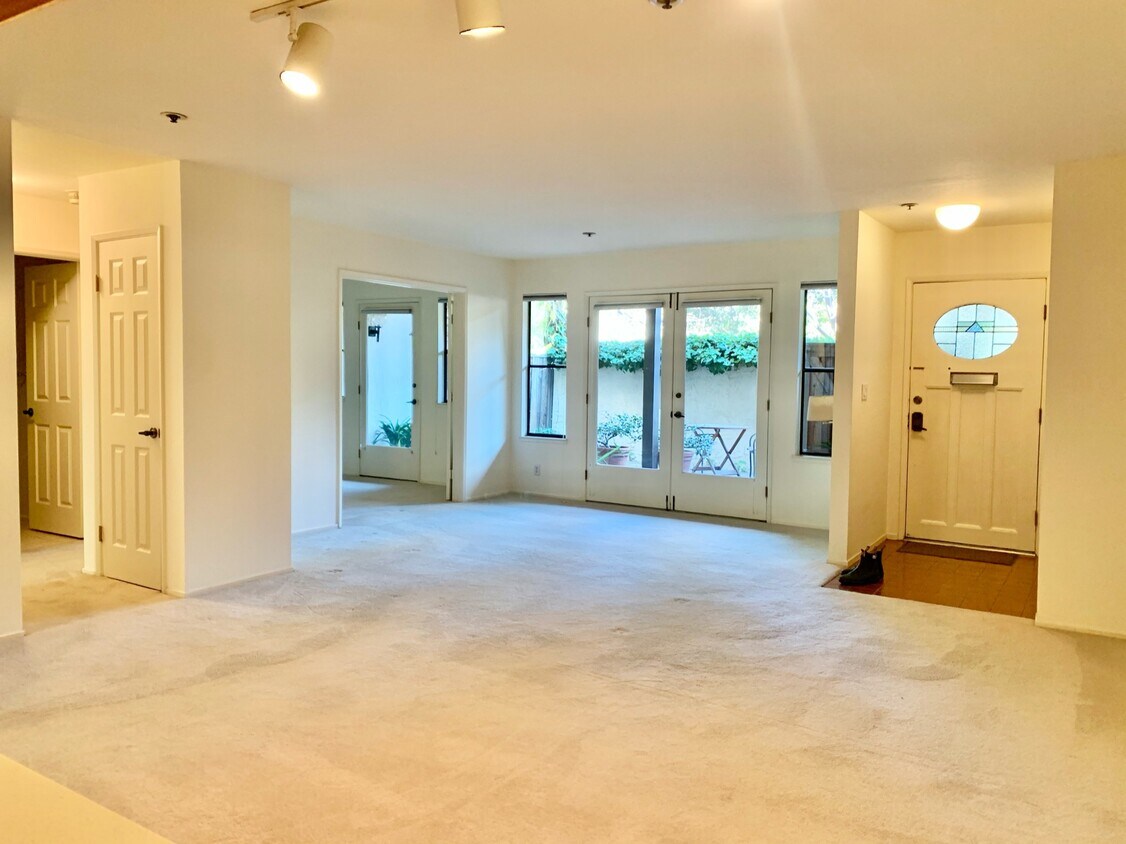 704 Ramona St Unit Condo, Palo Alto, CA 94301 Condo for Rent in Palo Alto, CA