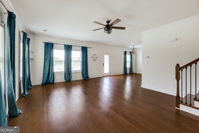 Foto del edificio - 499 Little Oak St