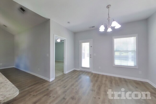 Foto del edificio - 729 W Coker Way