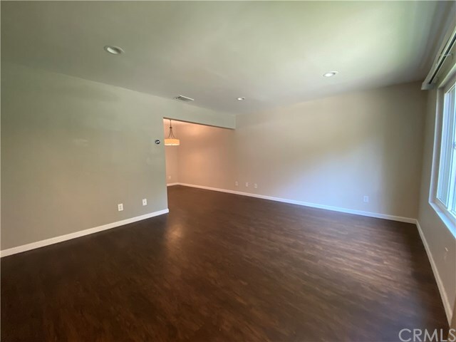 Foto del edificio - 14020 Clarkdale Ave