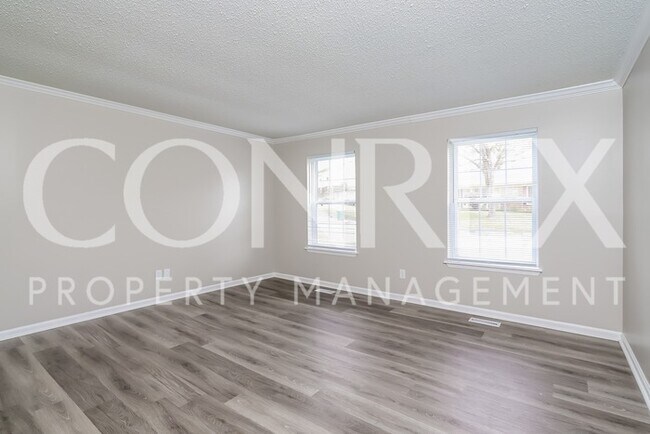 Building Photo - Charming 4 Bedroom in Great Location!
