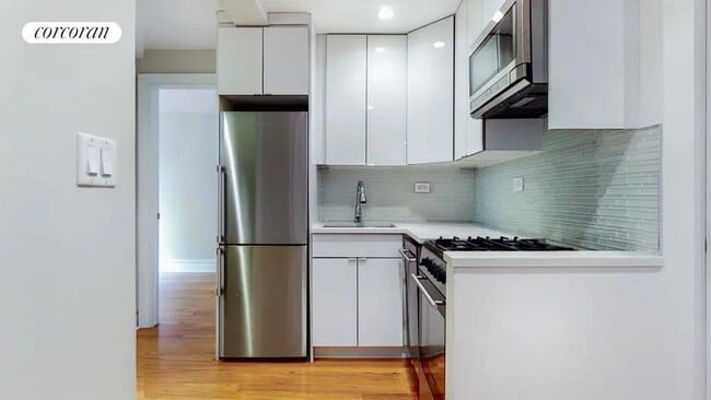 Foto del edificio - 69 Bennett Ave