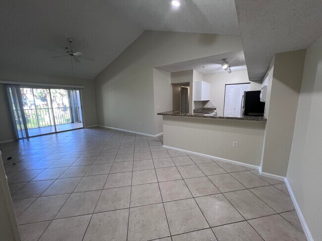 Foto del edificio - 284 Village Blvd