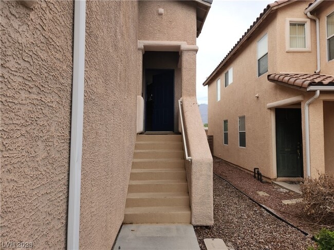 Building Photo - 5052 Whistling Acres Ave