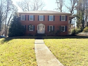 Building Photo - 27 Shorewood Dr