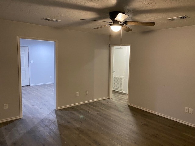 Living room - 309 S Avenue C