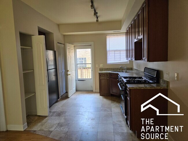 Foto del edificio - 7460 N Greenview Ave