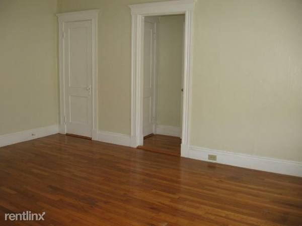 Building Photo - 11 Roxana St