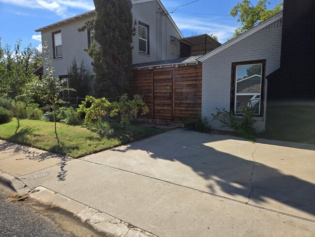 Building Photo - 1700 Golder Ave