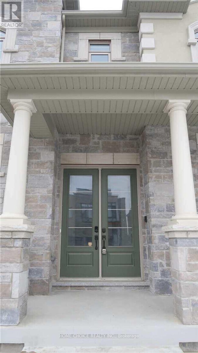 Photo du bâtiment - 120 Hurst Ave