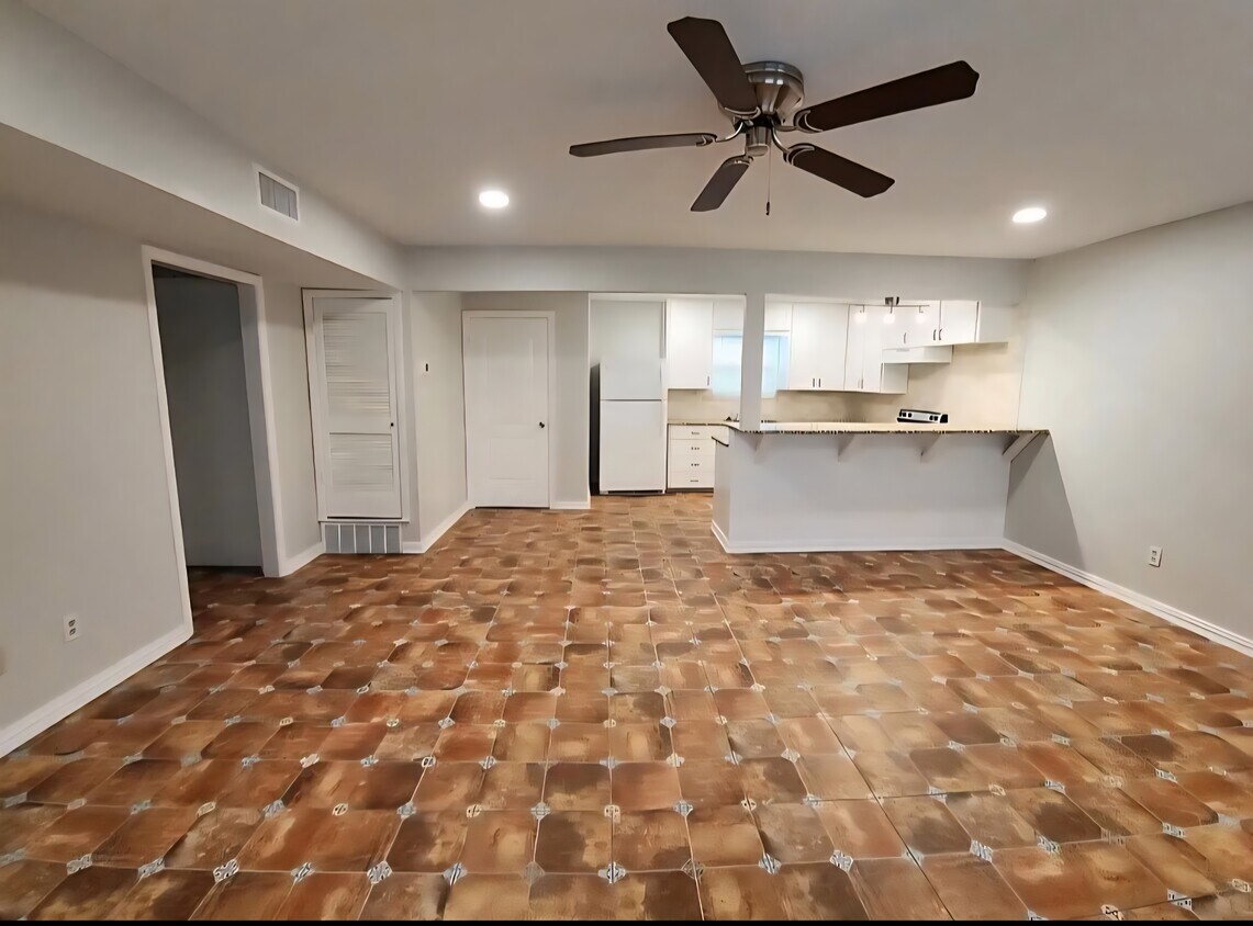 Foto principal - 8004 Lifford St