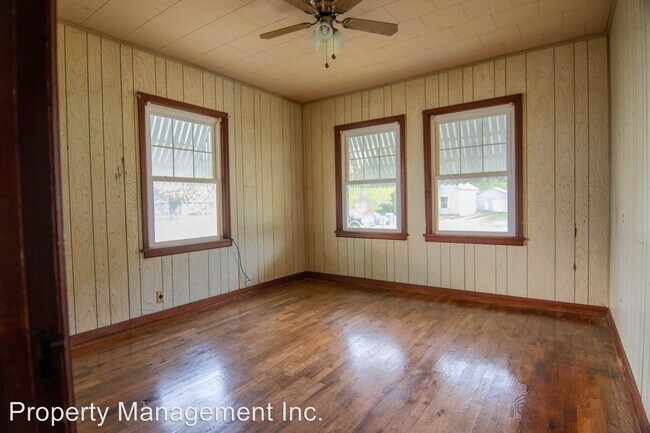 Building Photo - 2 br, 1 bath House - 710 W 1st