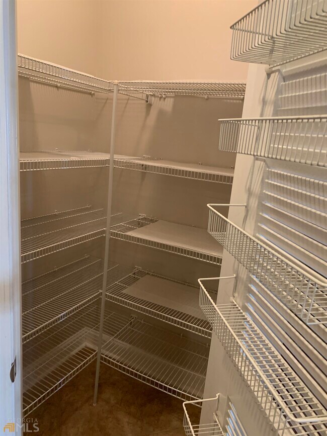 Foto del edificio - 230 Miller Dr