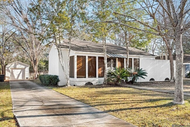 Building Photo - 4621 Sweetbriar St