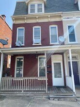 Building Photo - 331 Garfield St